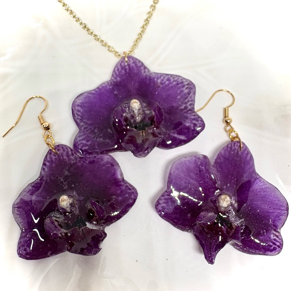 Vibrant Purple Orchid Necklace Set